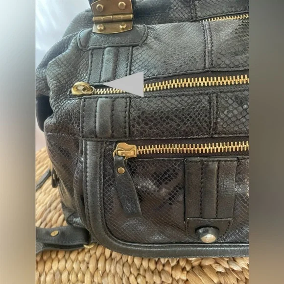 •VINTAGE • LOCKHEART Snake Embossed Shoulder Bag - Picture 13 of 13